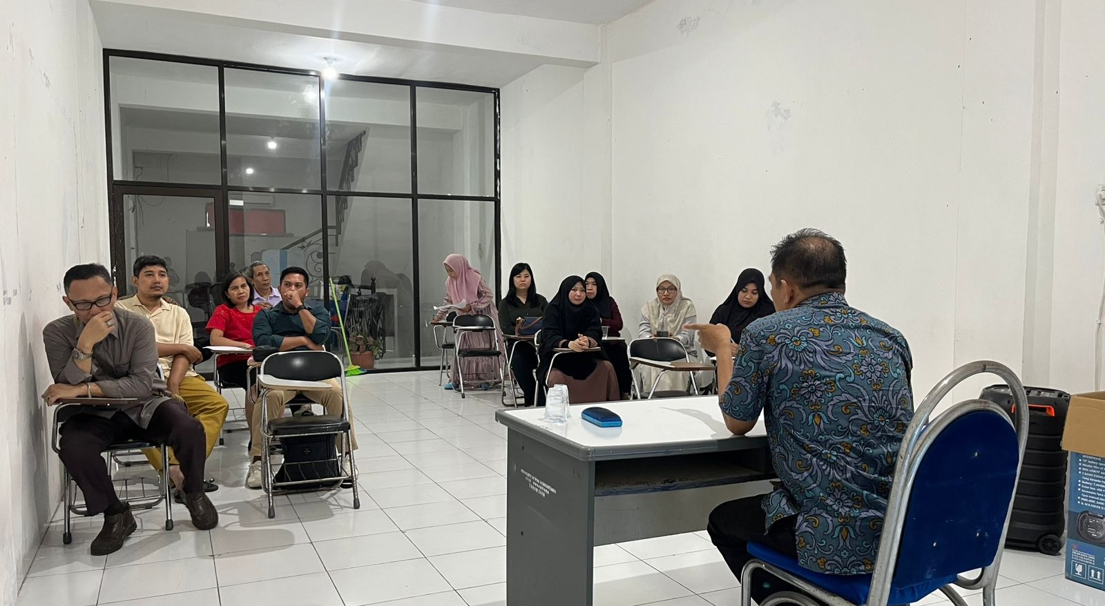 STIE Nusantara Makassar Gelar Rapat Persiapan Wisuda ke-XVIII, Matangkan Pelaksanaan Wisuda Tahun 2026
